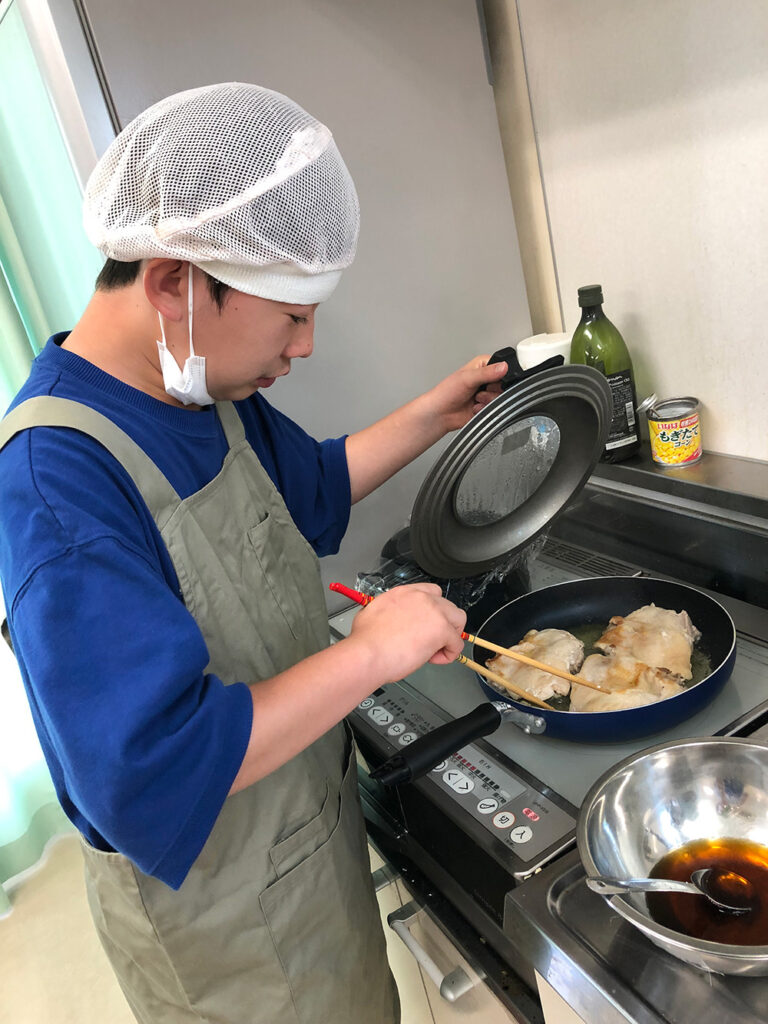 家庭生活訓練での調理訓練