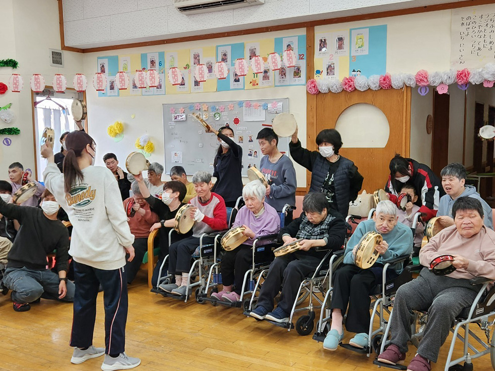音楽療法で練習した課題曲を施設内の発表会で演奏しました♪